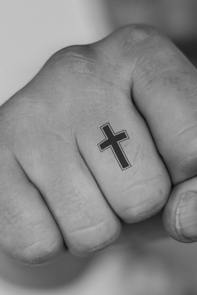 Cross with outline